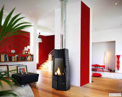 Печь-камин чугунный Invicta Chamane 14 в интерьере Амазонка бай фото в Барановичах