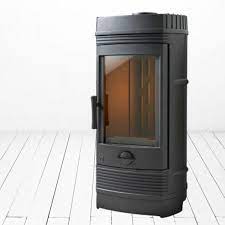 Печь-камин чугунный Invicta Gomont в интерьере Амазонка бай фото в Барановичах