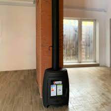 Печь-камин чугунный Invicta La Borne 2 в интерьере Амазонка бай фото в Барановичах