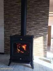 Печь-камин чугунный Invicta Altea в интерьере Амазонка бай фото в Барановичах