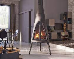 Печь-камин чугунный Invicta Pow-Wow в интерьере Амазонка бай фото в Барановичах