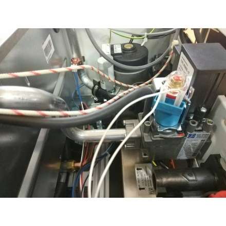 Газовый котел Ariston CARES X 18 FF NG в Барановичах